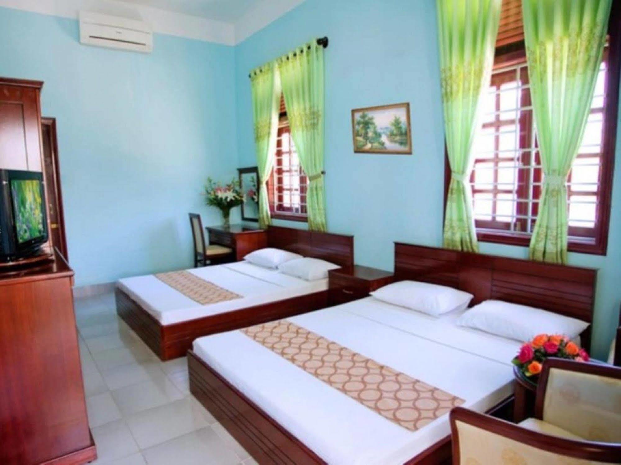 Oyo 381 Tuyet Mai Hotel Nha Trang Exterior photo